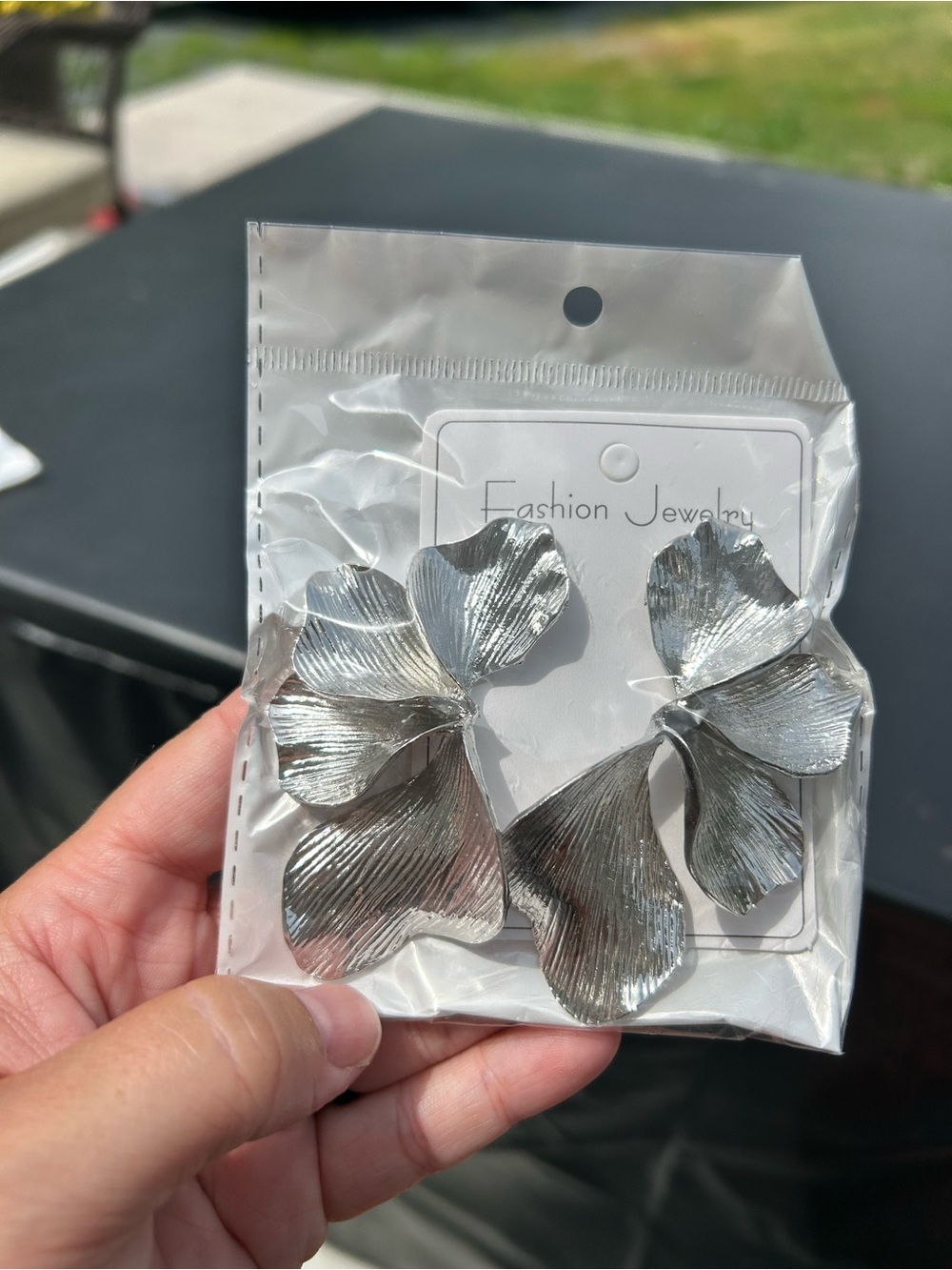 🔥$2 Silver Floral Statement Earrings